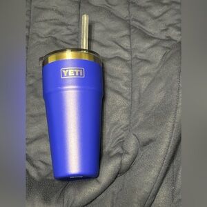 26 oz blue yeti cup with straw